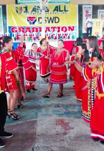Indigenous Peoples Celebrate their Graduation